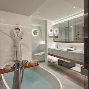 One-bedroom Loft Suite